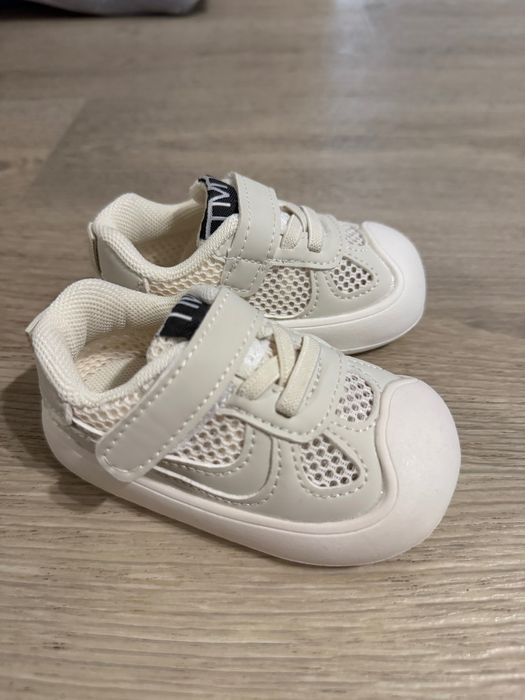 Продам Новые кроссовки.