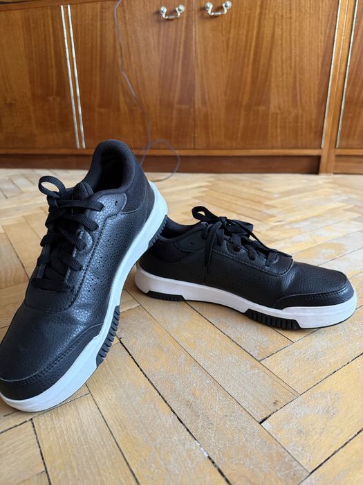 Дамски обувки Adidas и Fila