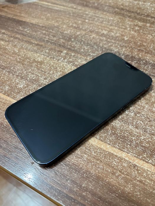 iPhone 12 в хорошем состоянии