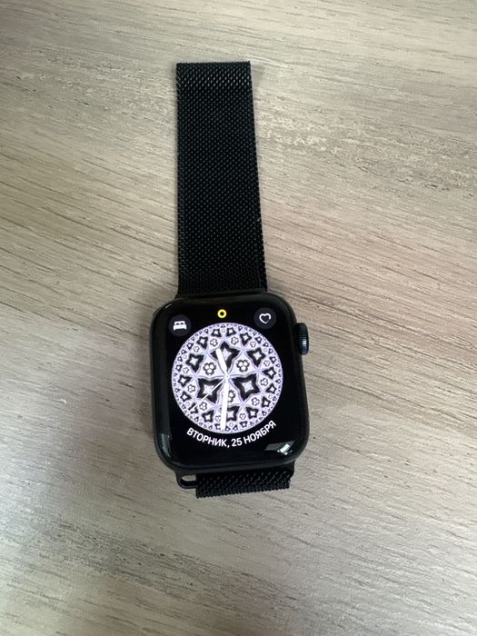 Apple Watch  срочно 50.000торг минимальный