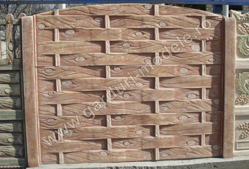 Gard elegant din placi prefabricate din beton armat