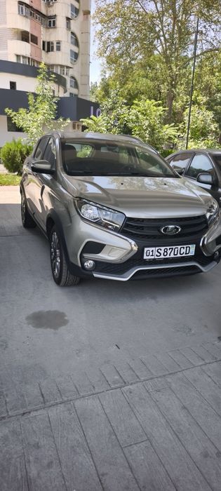 Lada  Xray cross