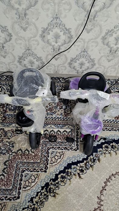 Bolalar uchun 3 g'ildirakli velik.