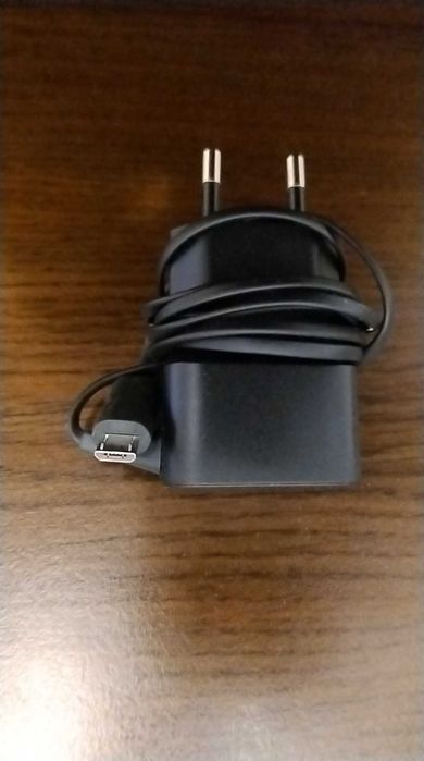 Încărcătoare pentru telefon - modelele Nokia AC-18E și Ericsson PI-41