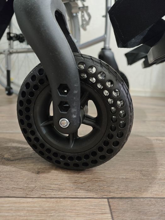 Коляска инвалидная