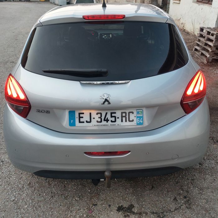 Пежо 208 1.6 BLUE HDI