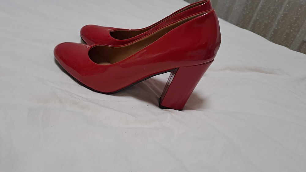 Дамски обувки номер 37