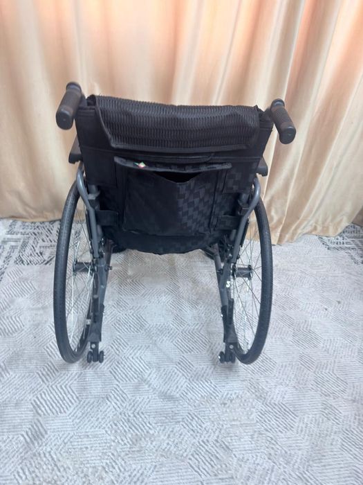 Продам инволидную коляску