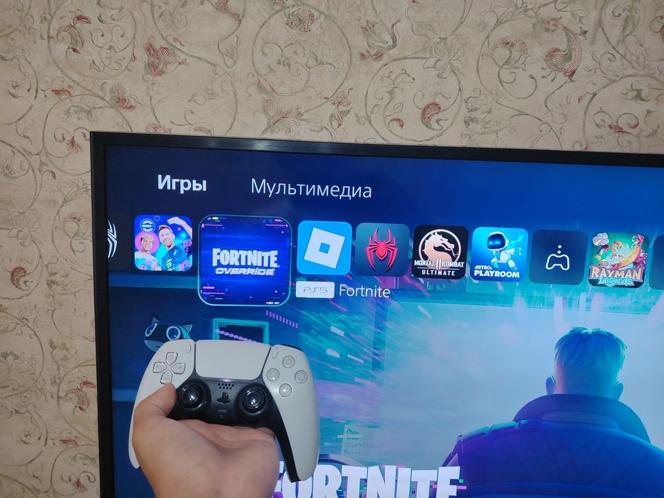 PlayStation 5 digital editon с дисководом