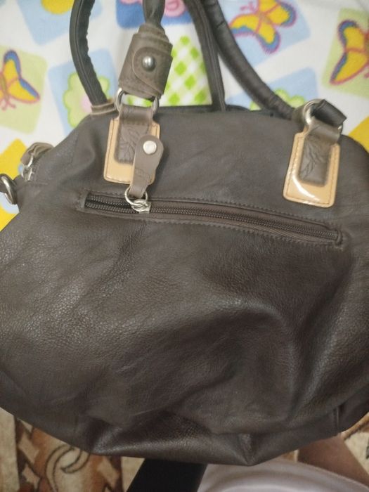 Продавам дамска чанта