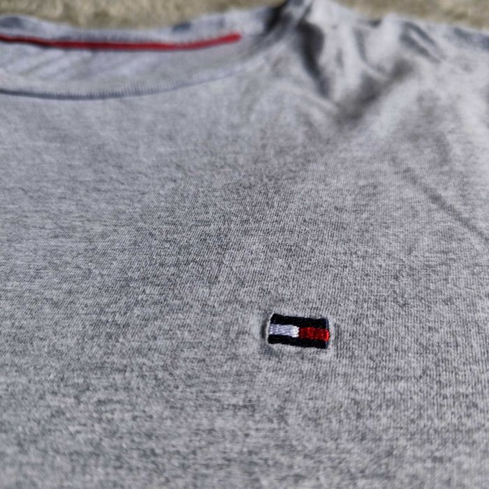 Tricou Tommy Hilfiger Logo Gri