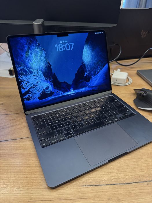 Macbook air m2 | 8/256gb