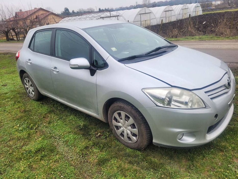 Тойота Аурис Toyota Auris на Части