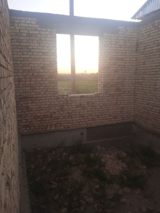 курилиши тугаланмаган уй сотилади