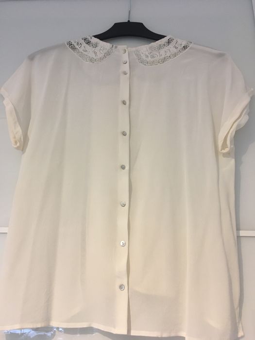 bluza alba din matase, cu maneca scurta