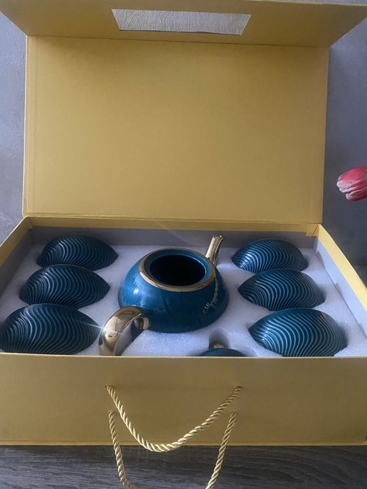 Продается сервиз