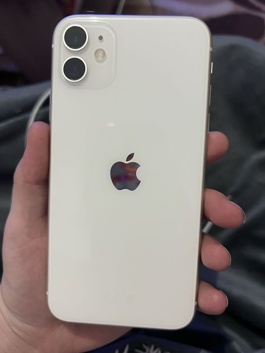 vand iphone 11 aproape ca si nou