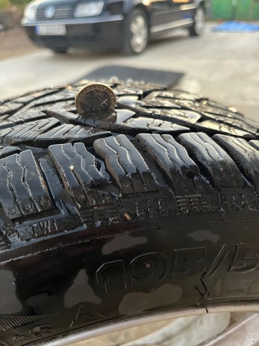 Джанти с гуми 15 ски чисто нови