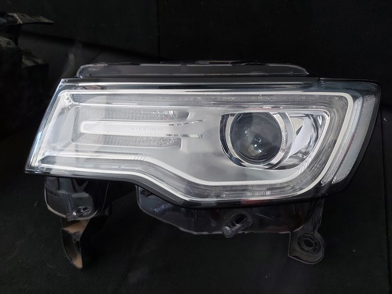 Фарове Jeep Grand Cherokee 2014г.