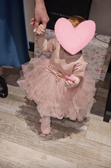 Праздничное платье и туфли для девочки