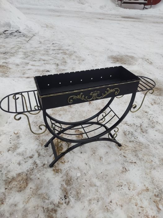 Продам мангал с ковкой