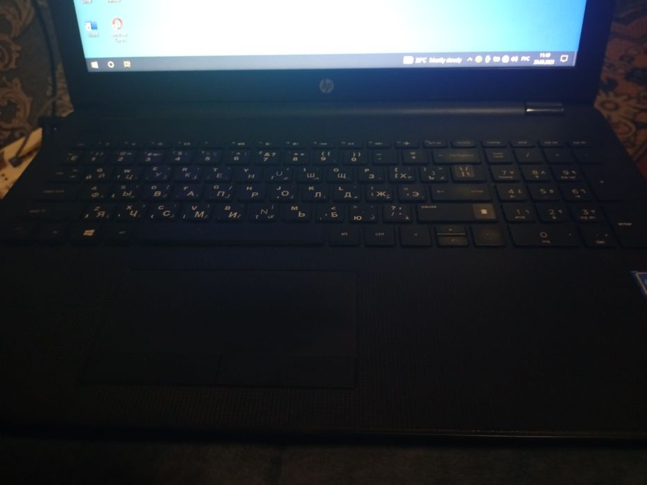 Noutbuk aybi zaryadkada. Ishlidi aperatifka 4 hotira 1terabayt