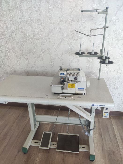 Tikuv mashinasi sotiladi averloli