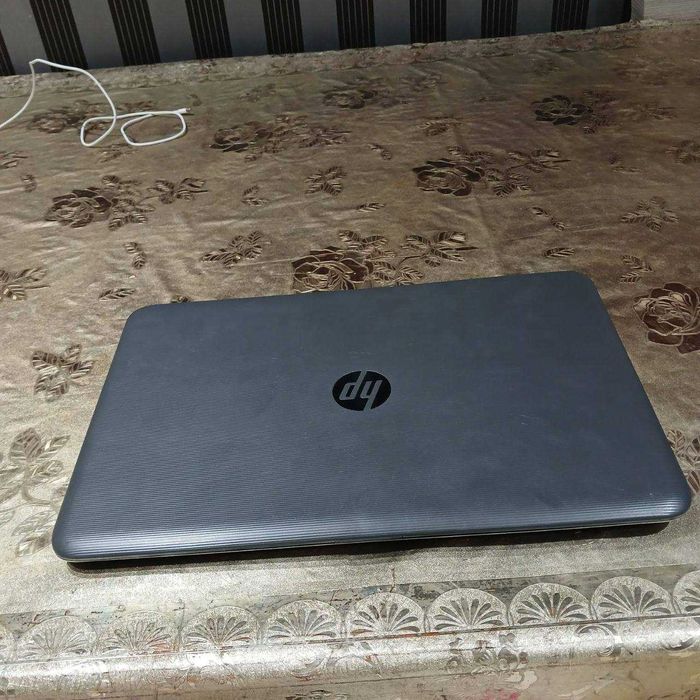 Ноутбук сотилади