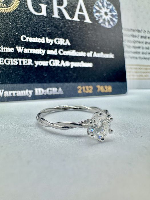 Сребърен пръстен с мойсанит (Диамант) 0.5 карата