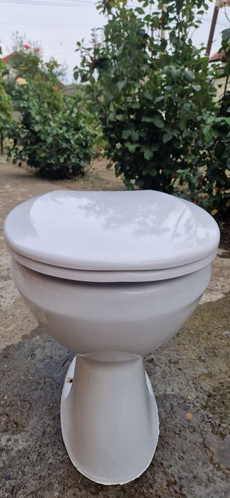 Dulapior baie, chiuveta ( plus baterie), vas toaleta.