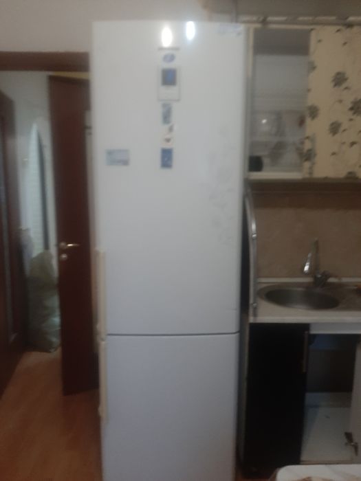 Срочно продам холодильник. торг