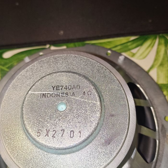 Yamaha HS8 динамик сабвуфер басовик колонка