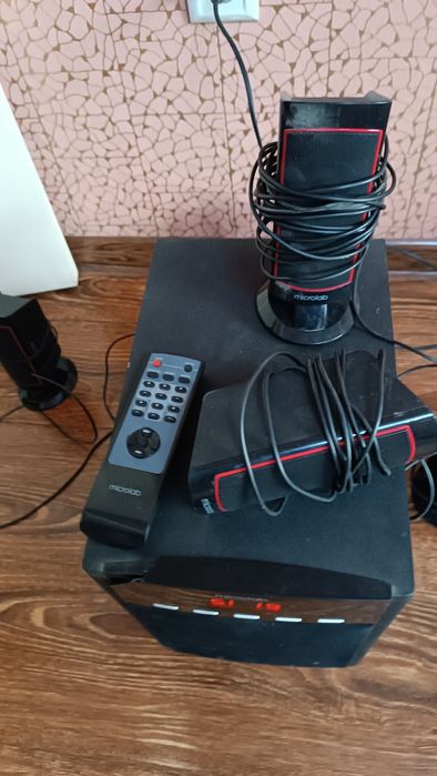 Сабвуфер, 5,1  microlab домашний кинотетр