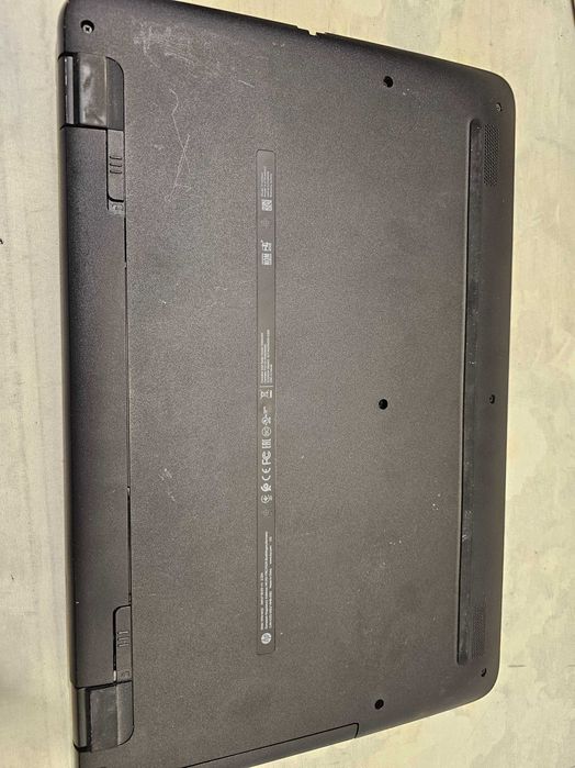 Laptop HP "17 Intel i3 gen 6 SSD 240gb model: tpn-w121