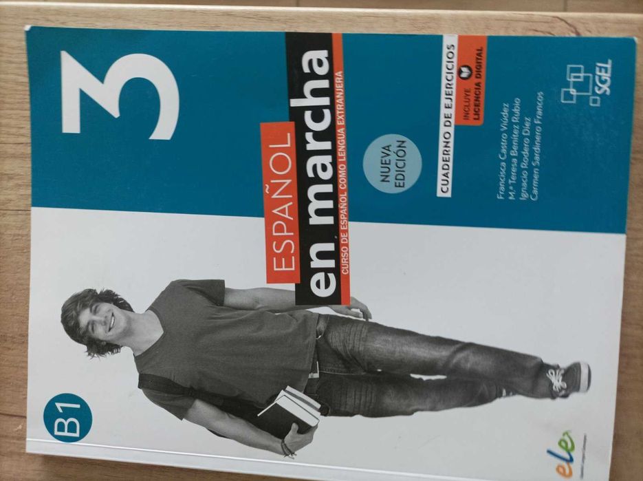 Учебник испански език Espanol en marcha A2  и учебни тетрадки А2 и В1