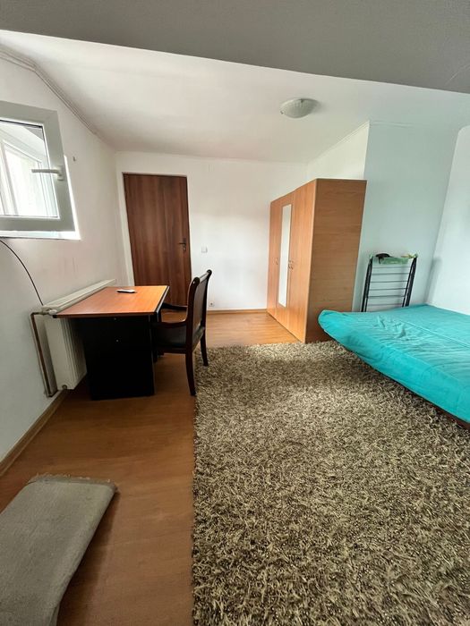 Inchiriez apartament cu 4 camere pretabil pentru grup de studenti