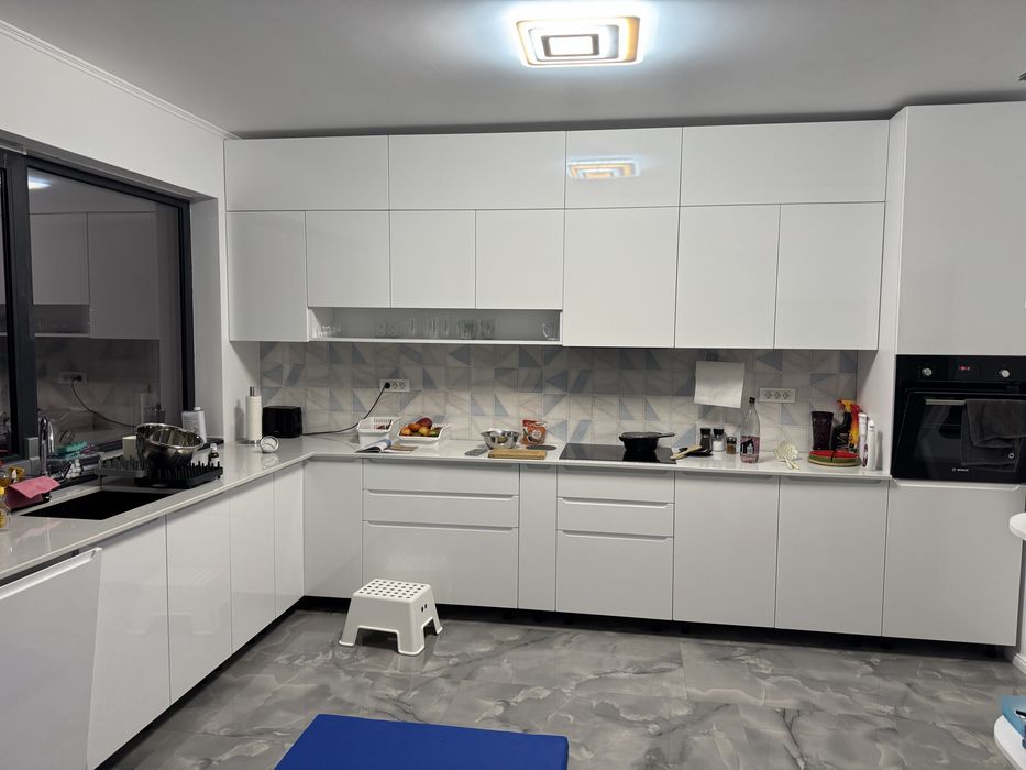 Vand casa cu 5 camere si 3 bai in Sacalaz la 6 km de Iulius Mall