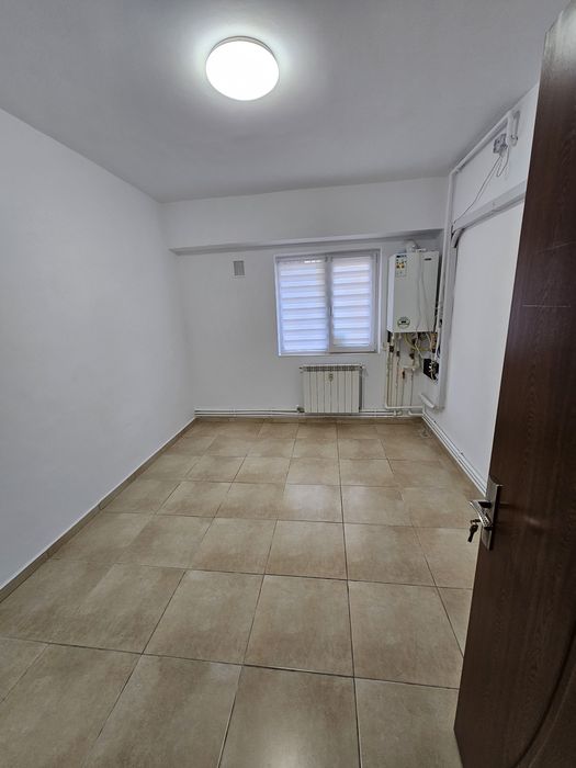 Inchiriez apartament