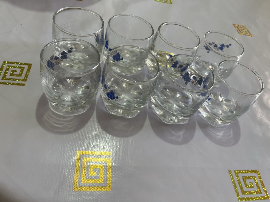 Продам стаканы мальенкие стопки