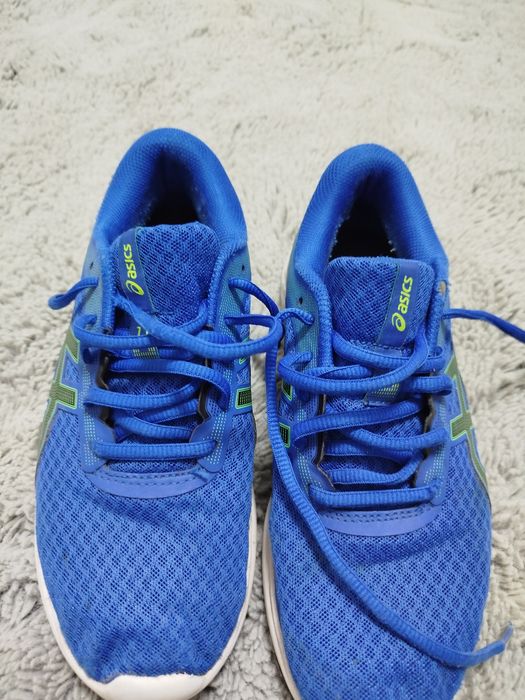 Adiasi Asics marimea 37.5