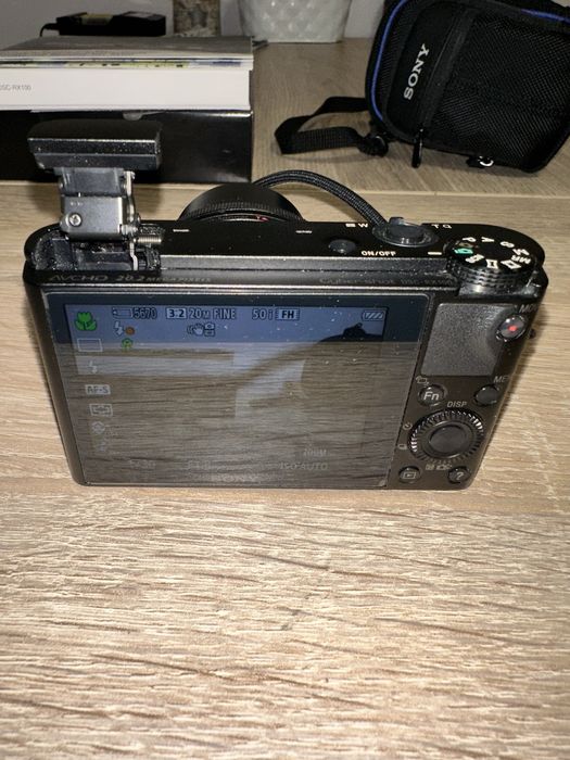 Vand aparat foto Sony Cybeshot DSC - RX100