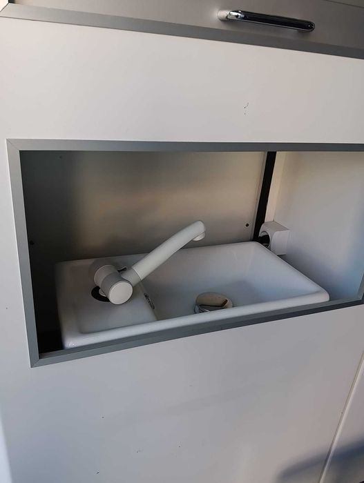 Ambulanta ( caravana medicala )