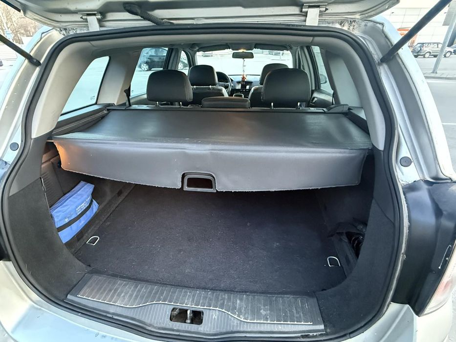 Продавам Опел Астра h