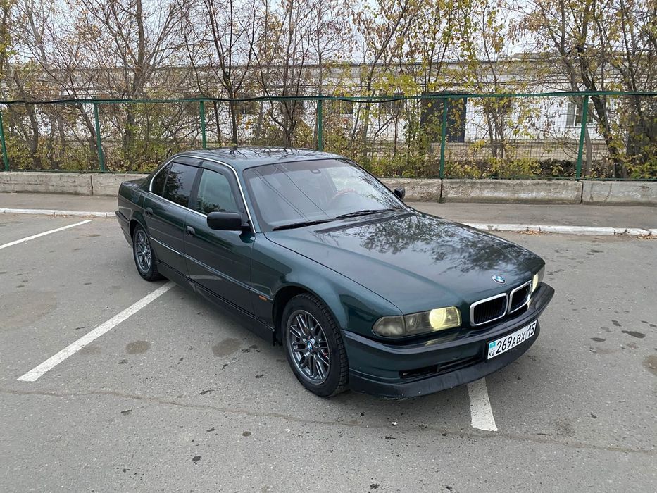 Продаеться БМВ е 38 об 4 литра