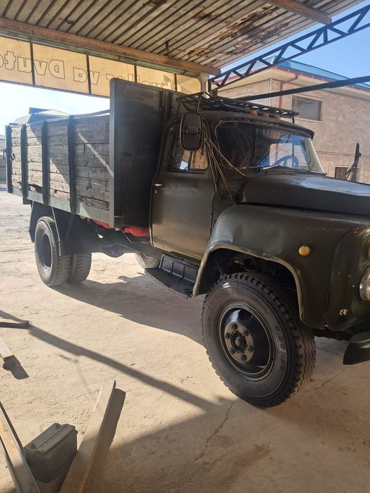 Gaz 5327, yuk mashinasi