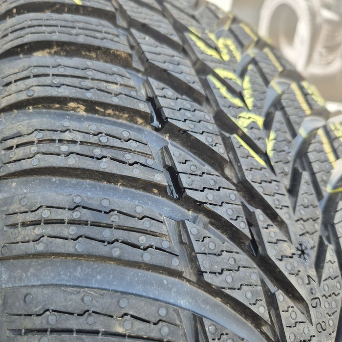 235 55 19 Nokian noi de iarnă