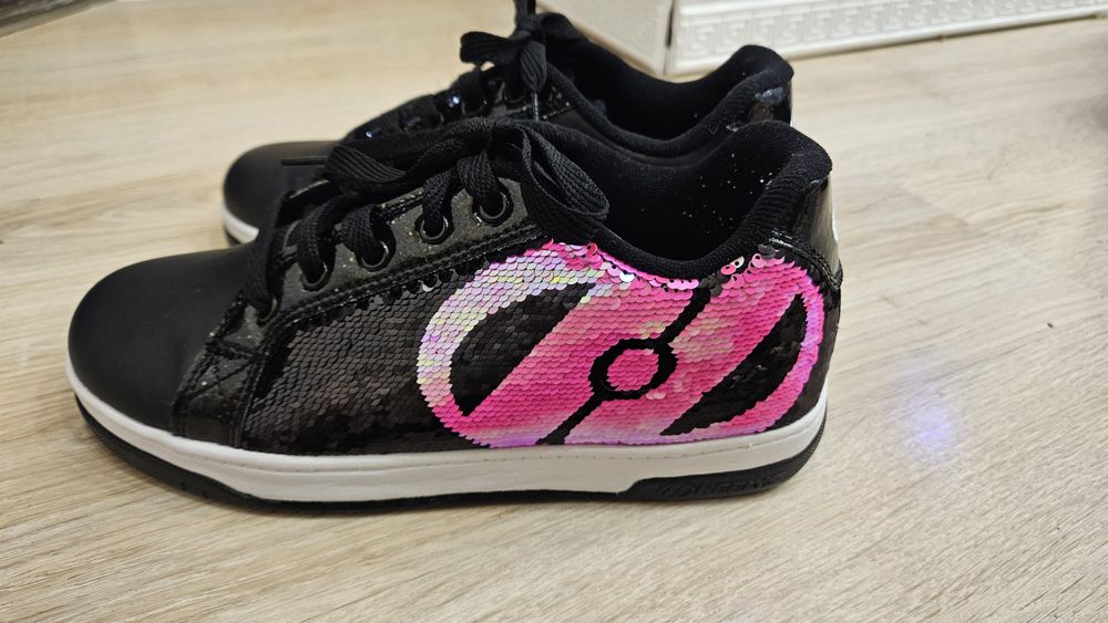 Роликовые кроссовки Heelys