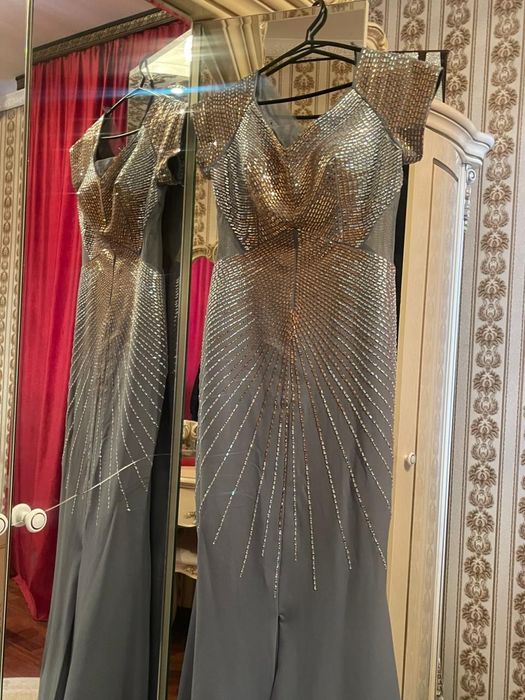 Вечернее платье шикарное