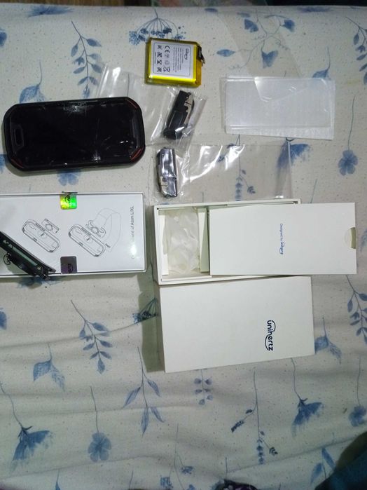 Uniherz Atom L смартфон - части и аксесоари