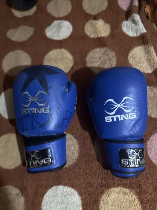 Manusi box sting originale